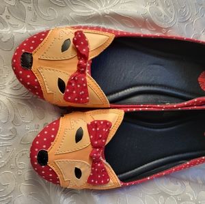 Women"s size 11 Tuk shoes